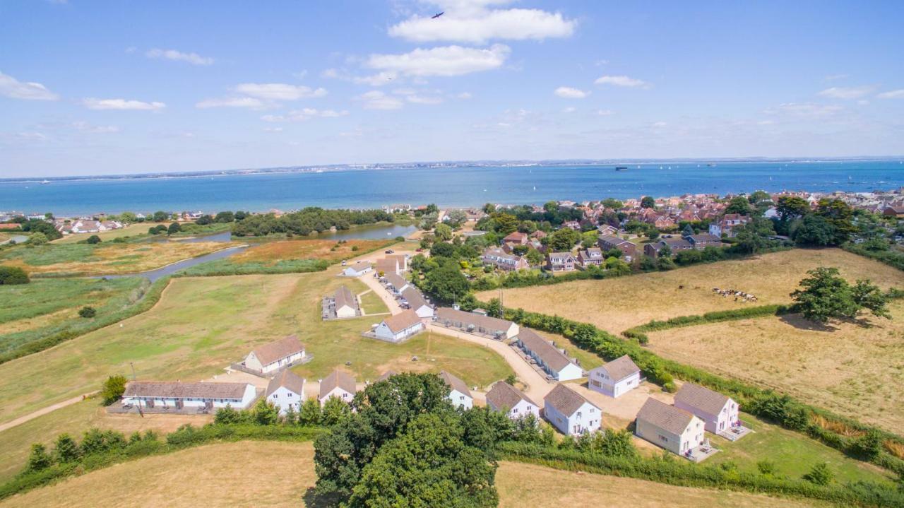 Seaview Holidays - Salterns Village Bagian luar foto